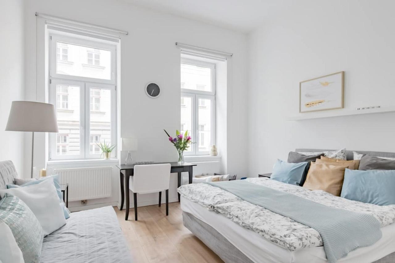 ⍟Luxurious And Bright⍟ 5 Min Walk To City Center Appartement Wenen Buitenkant foto